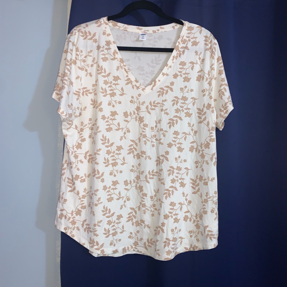 Old Navy Cream T-shirt Size Large